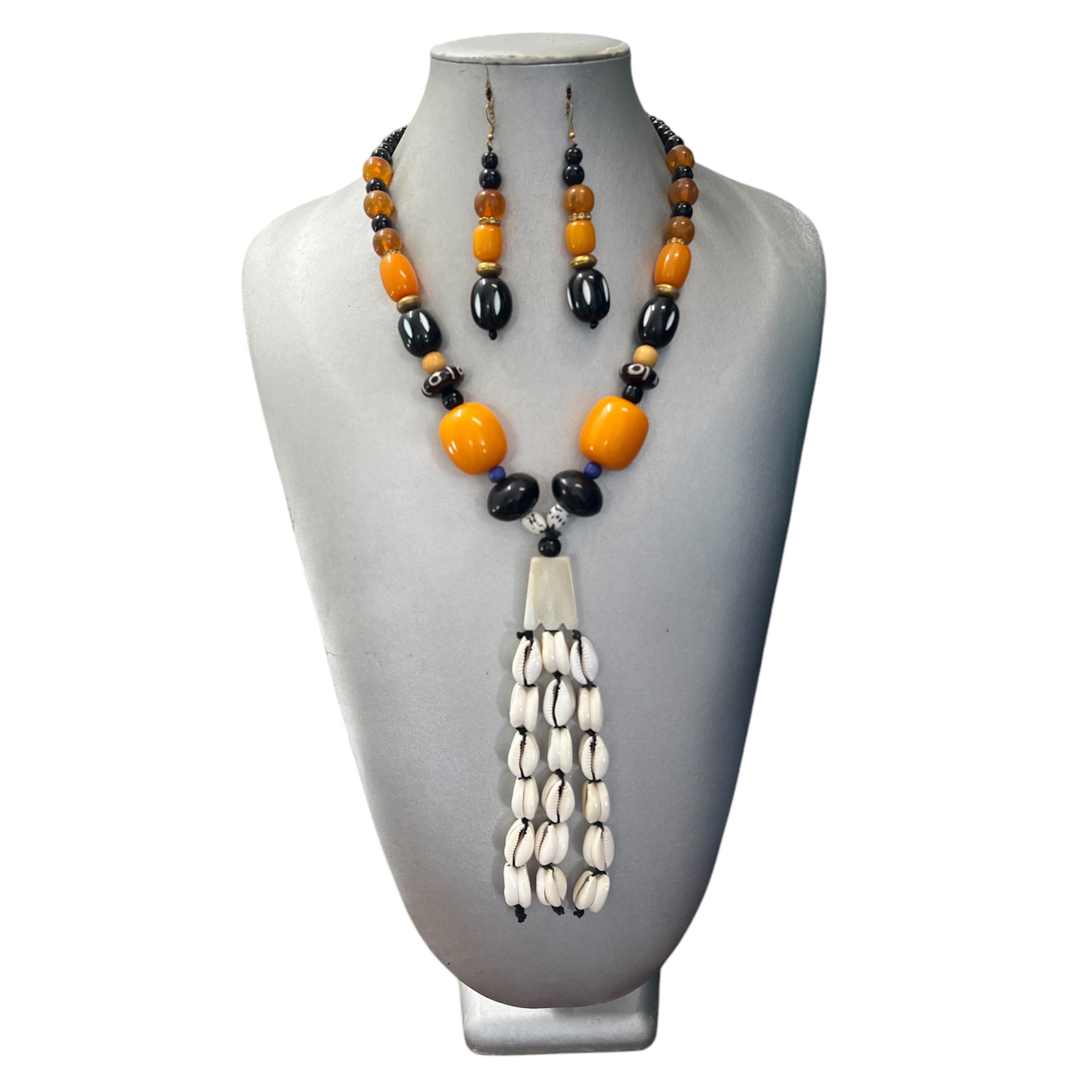 Women's Cowrie Shell Pendant Necklace with Colorful Stones