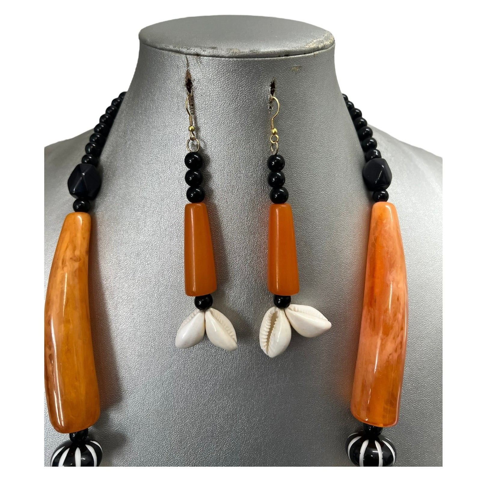 Women's Cowrie Shell Necklace Set with Colorful Stones