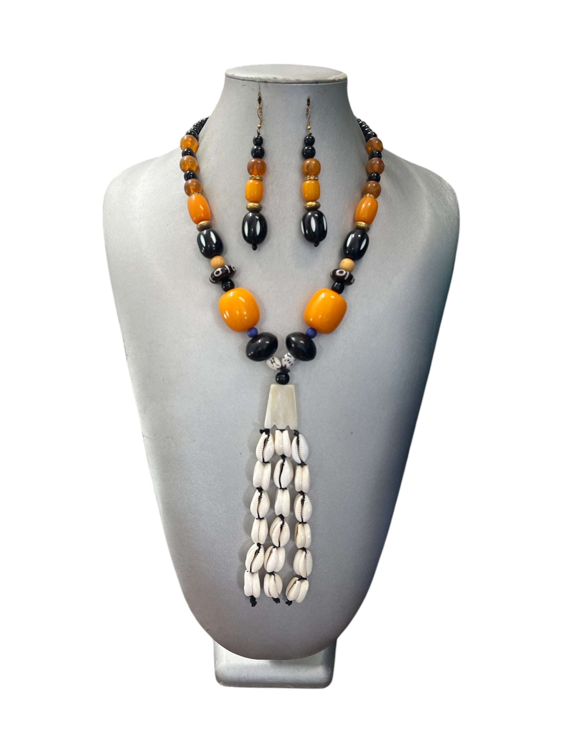 Women's Cowrie Shell Pendant Necklace with Colorful Stones